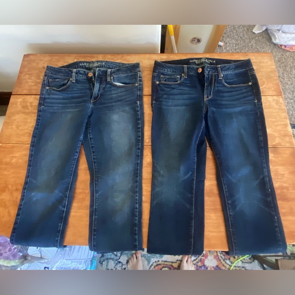 Two pairs of American eagle stretch skinny jeans, 8 short
